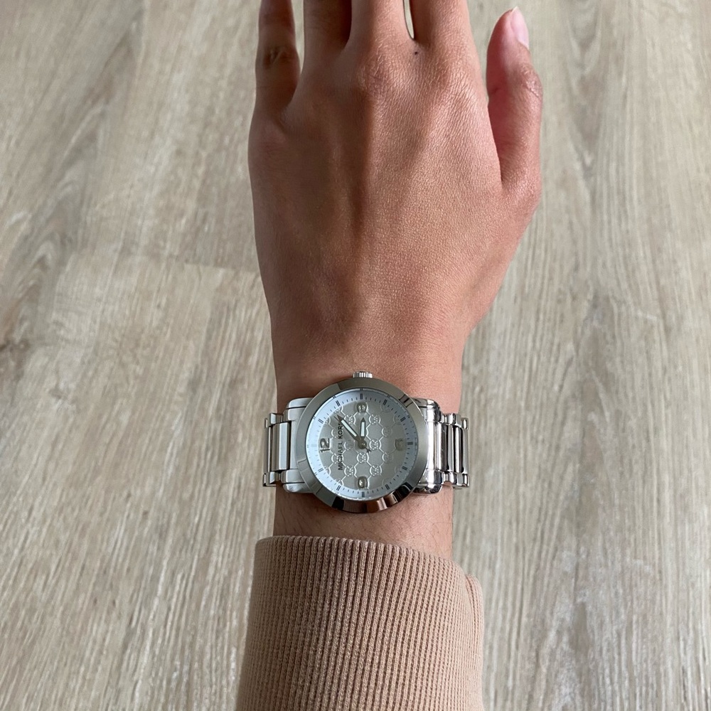 Michael Kors Silver Watch - Picture 4 of 8